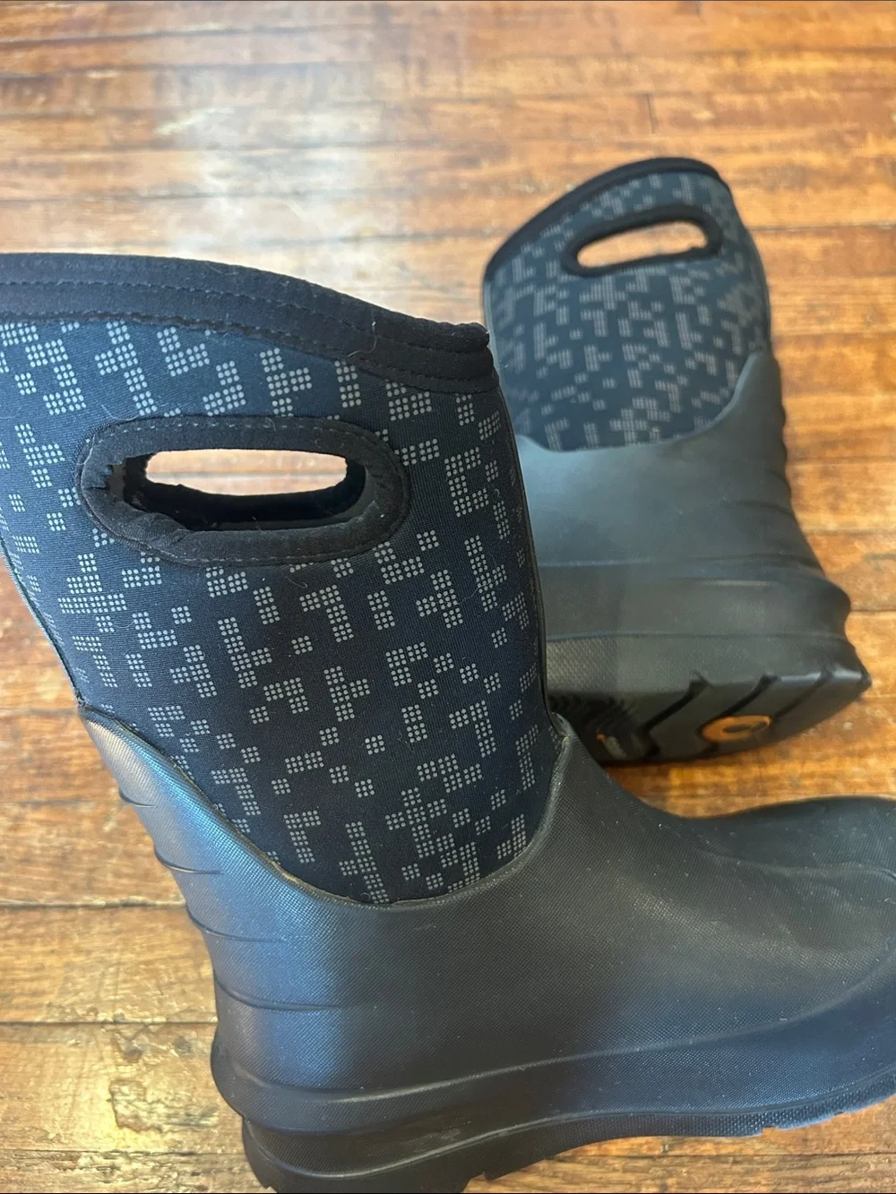 Neoclassic Bogs snow boots sz 2